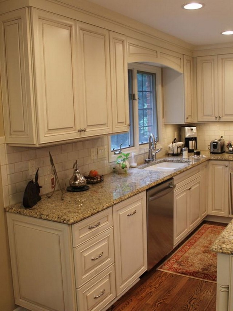 Simple Off White Kitchen Cabinets With Backsplash for Simple Design
